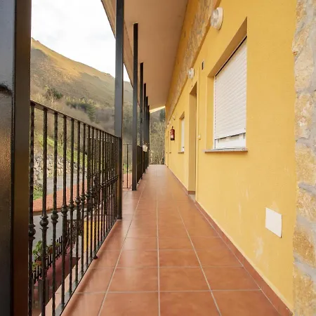 Casa vacanze Alluring Holiday In Cutiellos With Garden