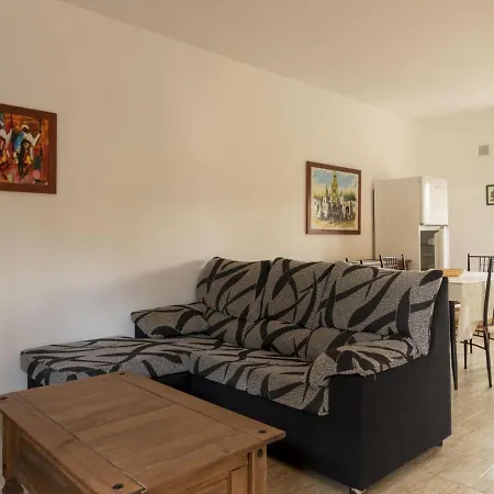 Casa vacanze Alluring Holiday In Cutiellos With Garden *