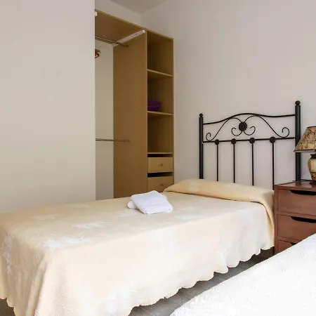 Casa vacanze Alluring Holiday In Cutiellos With Garden *