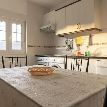 Casa vacanze Alluring Holiday In Cutiellos With Garden Belmonte De Miranda